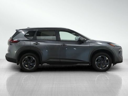 Used 2024 Nissan Rogue SV w/ SV Premium Package image 6