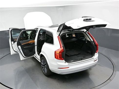 Used 2022 Volvo XC90 T6 Momentum w/ Advanced Package image 50