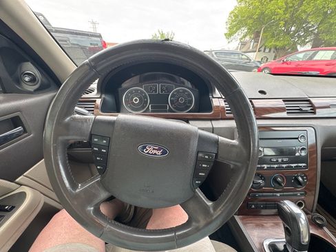 Used 2008 Ford Taurus SEL image 16