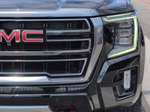 Used 2024 GMC Yukon AT4 w/ Technology Package AWD/4WD image 17