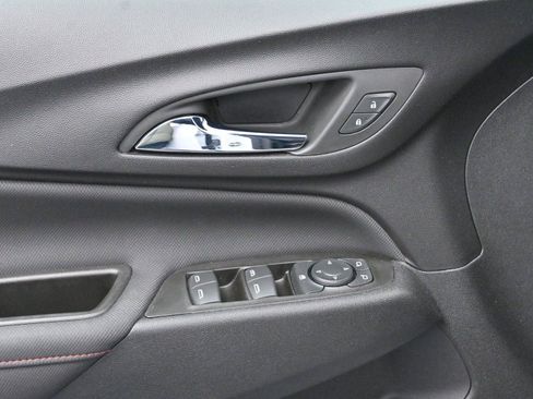 Used 2023 Chevrolet Equinox RS FWD image 12