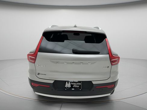 Used 2024 Volvo XC40 B5 Core AWD/4WD image 7