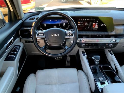 Used 2023 Kia Telluride SX FWD image 4