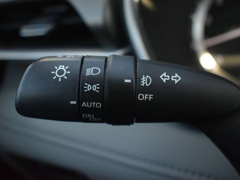 Used 2023 Toyota Highlander L image 22