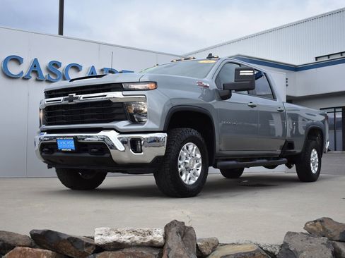 Certified 2024 Chevrolet Silverado 3500 LT w/ Convenience Package image 2