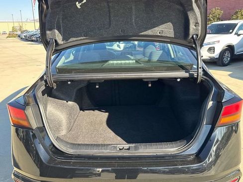 Used 2024 Nissan Altima 2.5 SV image 12