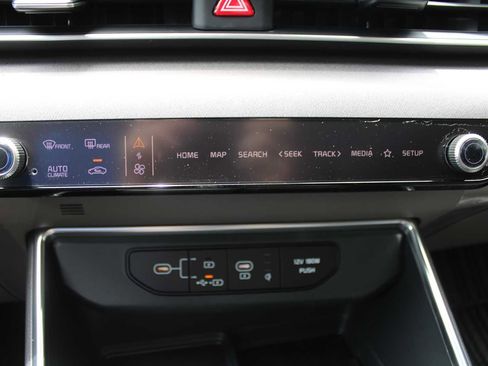 New 2025 Kia Carnival EX image 47