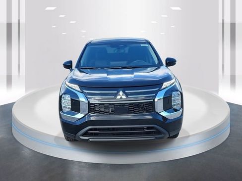 New 2026 Mitsubishi Outlander ES FWD image 2