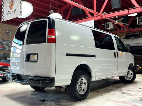 Used 2019 Chevrolet Express 2500 w/ Driver Convenience Package RWD image 4