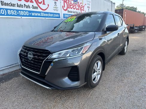 Used 2024 Nissan Kicks S FWD image 5