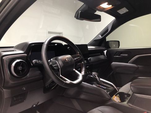 Used 2024 Chevrolet Colorado Z71 w/ Z71 Convenience Package 2 image 18