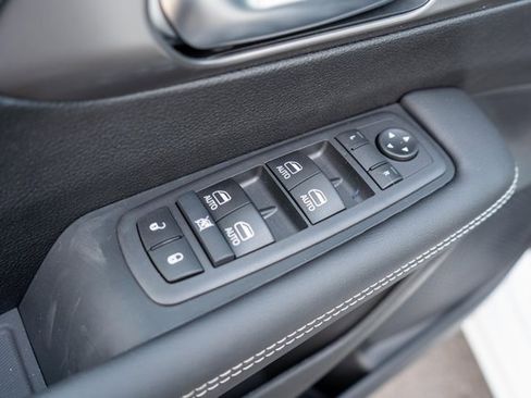 New 2026 Chrysler Pacifica Select image 14