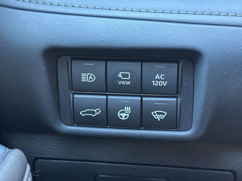 Certified 2022 Toyota Highlander Limited image 34