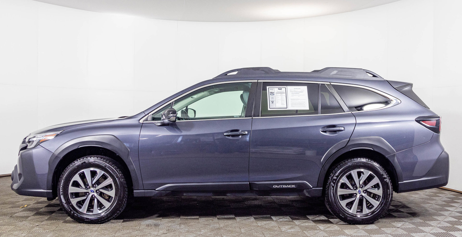 Used 2024 Subaru Outback Premium AWD/4WD image 23