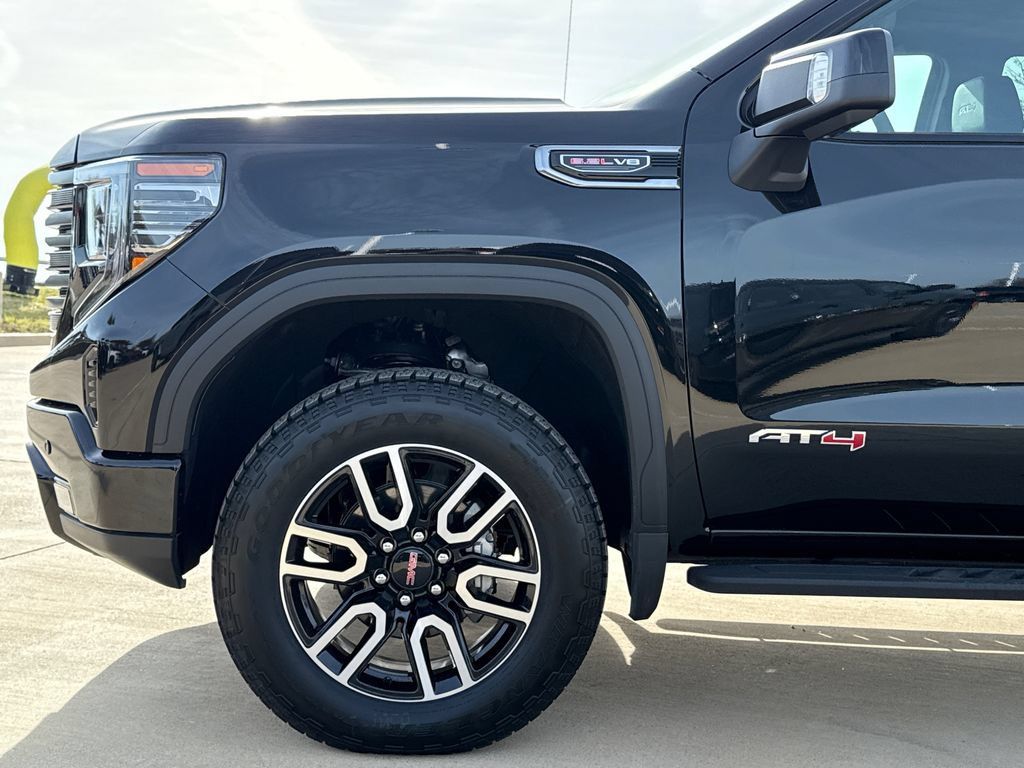 Used 2026 GMC Sierra 1500 AT4 w/ AT4 Premium Package AWD/4WD image 5