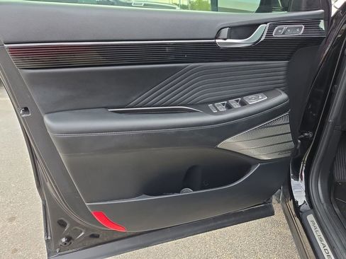 Used 2024 Hyundai Palisade Calligraphy image 12