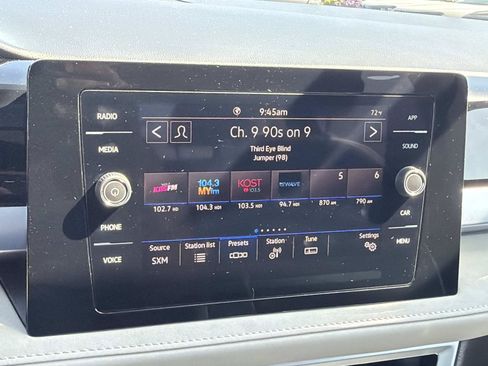 Used 2025 Volkswagen Taos SE w/ Panoramic Sunroof Package FWD image 23