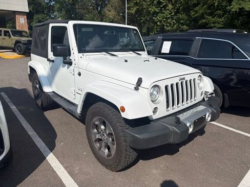 Used 2017 Jeep Wrangler Sahara AWD/4WD image 3