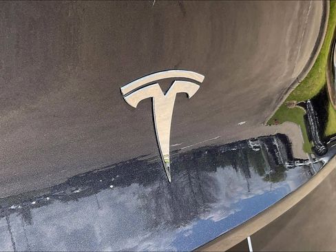 Used 2024 Tesla Model Y Long Range image 28