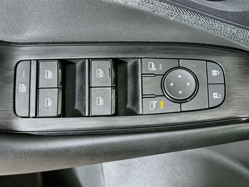 Used 2023 Nissan Rogue S AWD/4WD image 15