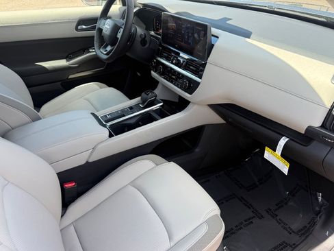 New 2026 Nissan Pathfinder SL FWD image 27
