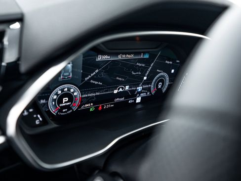 Certified 2025 Audi Q3 2.0T Premium Plus w/ Premium Plus Package image 13