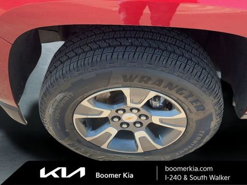 Used 2017 Chevrolet Colorado Z71 AWD/4WD image 9