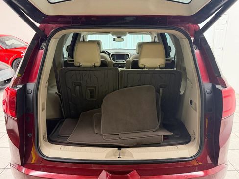 Used 2017 GMC Acadia Denali w/ Technology Package FWD image 18