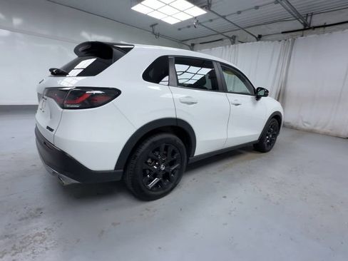 Used 2025 Honda HR-V Sport image 8