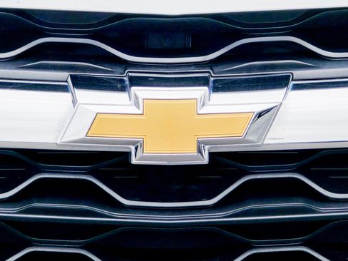 Used 2023 Chevrolet Blazer LT w/ Driver Confidence Package image 3