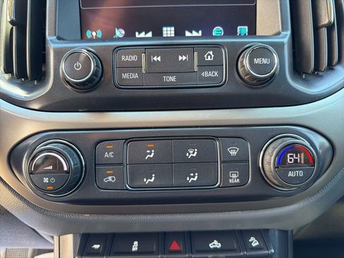 Used 2018 Chevrolet Colorado Z71 AWD/4WD image 28