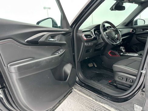 Used 2023 Chevrolet TrailBlazer RS w/ Convenience Package image 19
