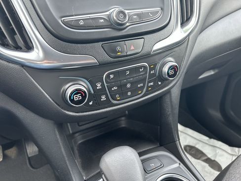 Used 2023 Chevrolet Equinox LT image 28