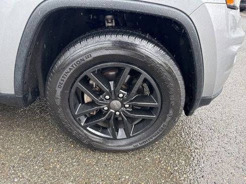 Used 2019 Jeep Grand Cherokee Limited AWD/4WD image 38