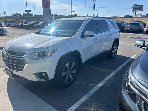 Used 2020 Chevrolet Traverse LT w/ LT Premium Package FWD image 1