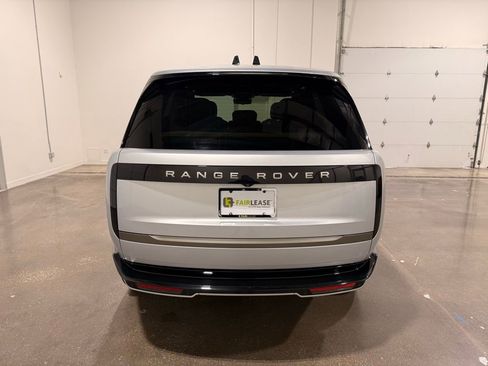 Used 2025 Land Rover Range Rover SE image 6