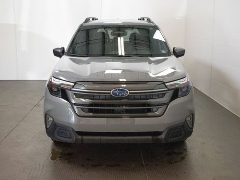 Certified 2025 Subaru Forester Premium w/ Convenience Package #2 AWD/4WD image 2