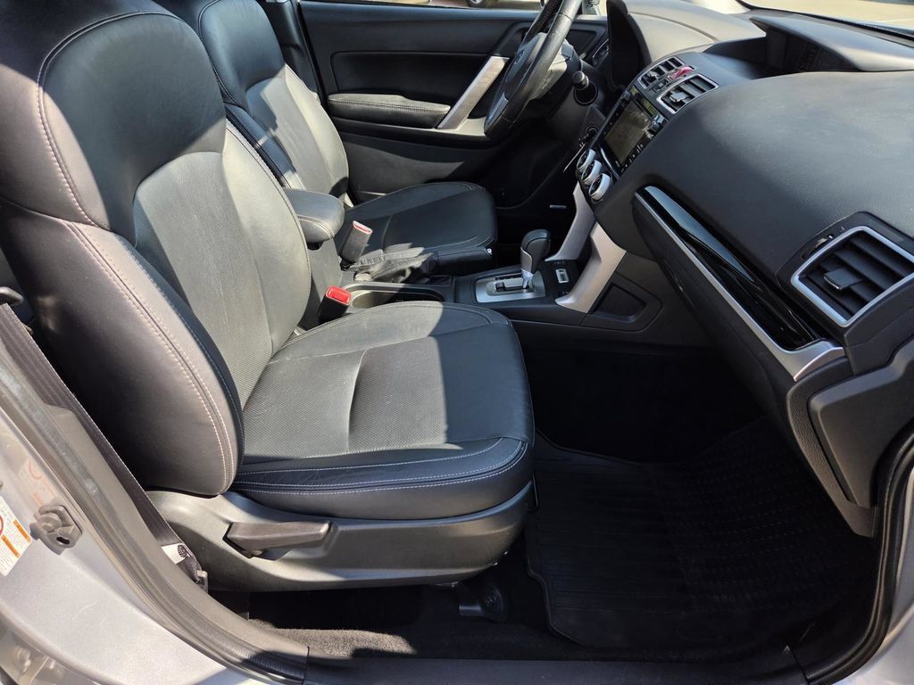Used 2017 Subaru Forester 2.5i Limited AWD/4WD image 9