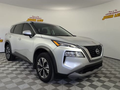 Used 2023 Nissan Rogue SV FWD image 9