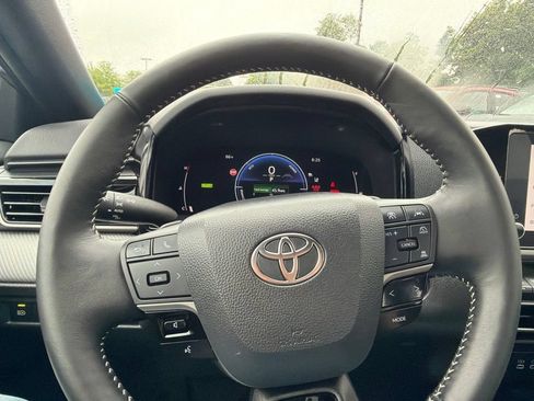 Used 2025 Toyota Camry SE w/ Convenience Package FWD image 28