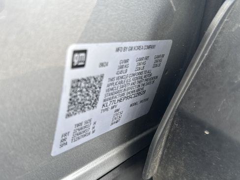 Used 2025 Chevrolet Trax LT w/ Driver Confidence Package FWD image 34