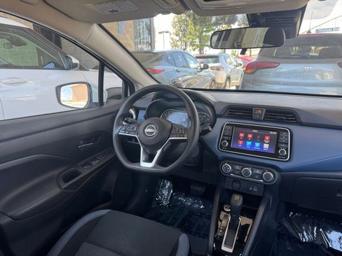 Used 2025 Nissan Versa SV image 33