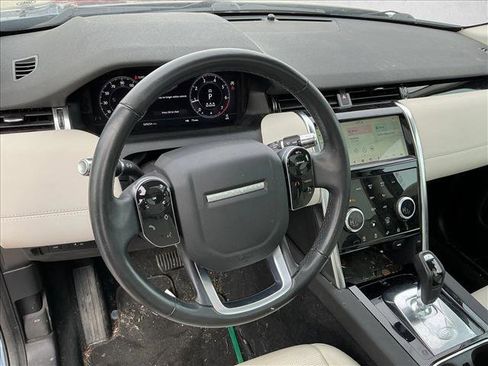 Used 2020 Land Rover Discovery Sport SE image 13