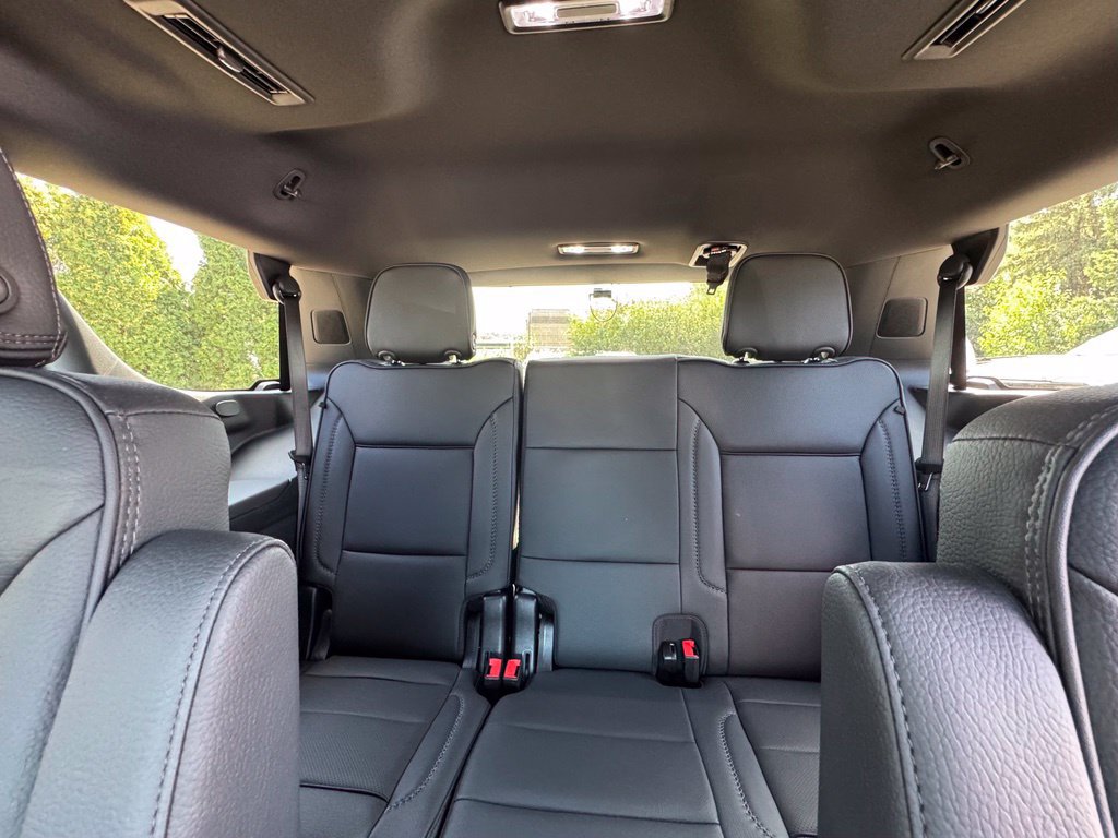 Used 2025 GMC Yukon Denali w/ Denali Reserve Package AWD/4WD image 36