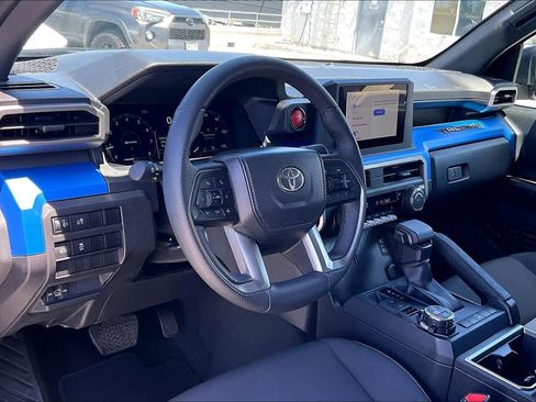 Used 2025 Toyota Tacoma TRD Off-Road AWD/4WD image 2