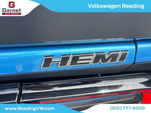Used 2015 Dodge Challenger R/T RWD image 10