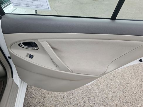 Used 2011 Toyota Camry LE w/ LE Extra-Value Pkg image 18