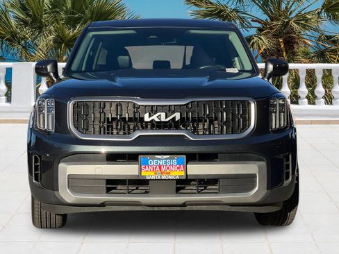 Used 2023 Kia Telluride LX image 9