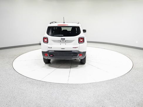 Used 2018 Jeep Renegade Trailhawk w/ Cold Weather Group II AWD/4WD image 30
