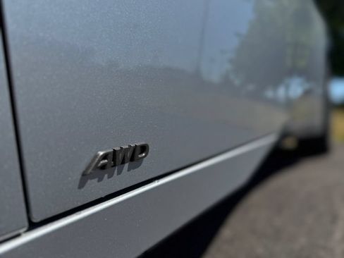 Used 2025 Toyota Prius LE AWD/4WD image 37